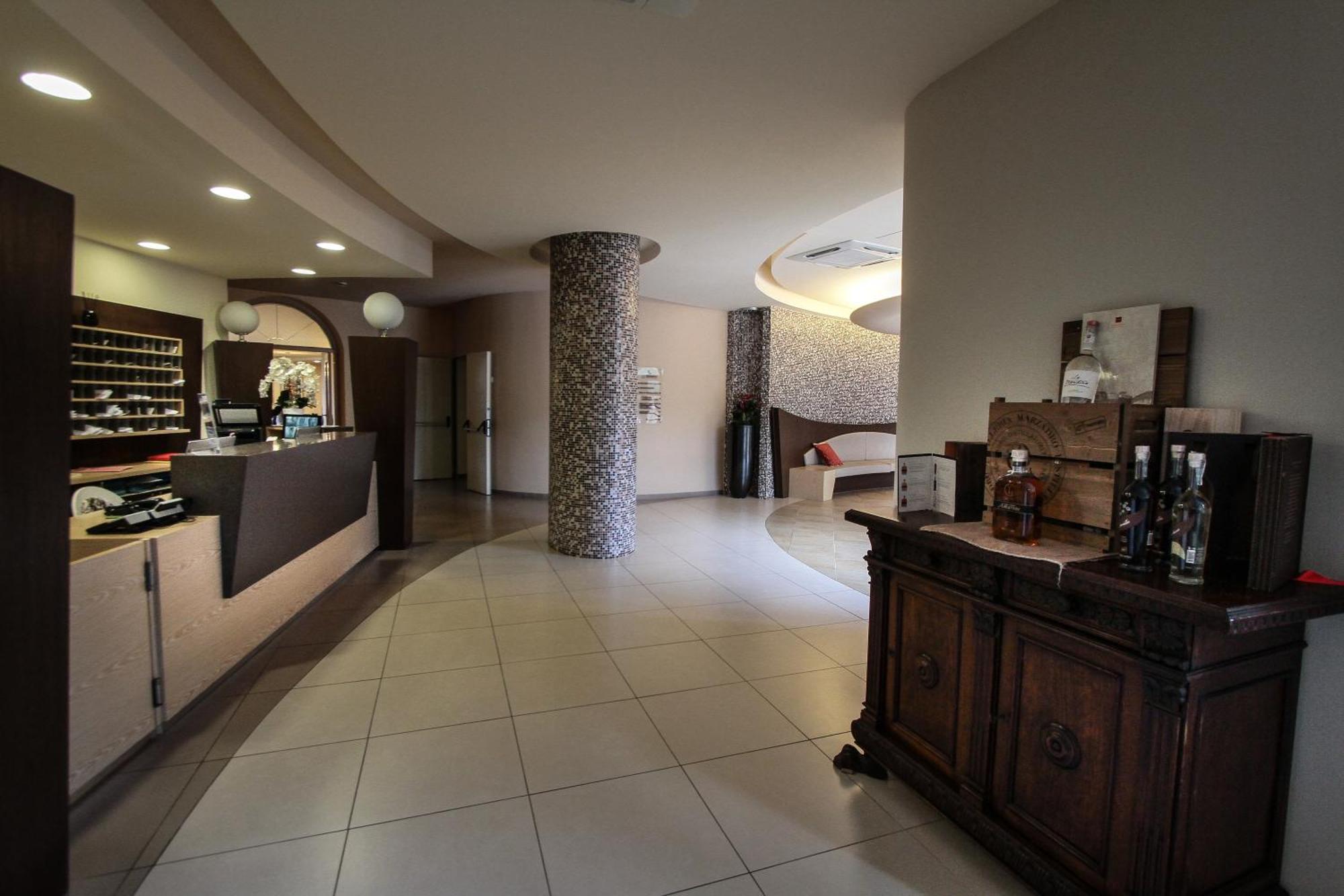 San Severino Park Hotel & Spa, BW Signature Collection Mercato San Severino Bagian luar foto