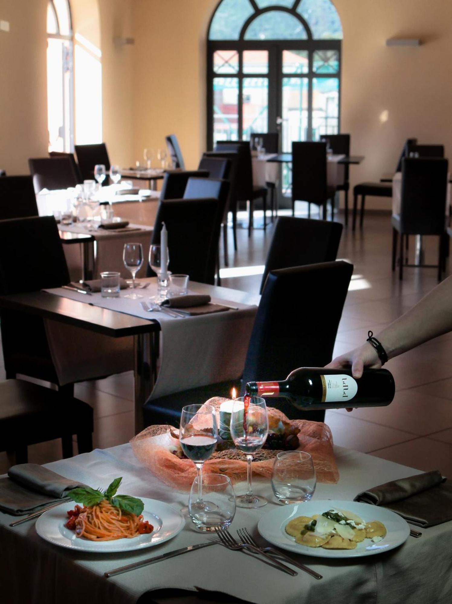 San Severino Park Hotel & Spa, BW Signature Collection Mercato San Severino Bagian luar foto